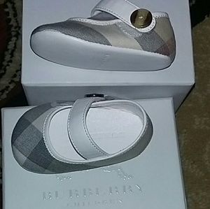 **Sold**Burberry Baby Shoes